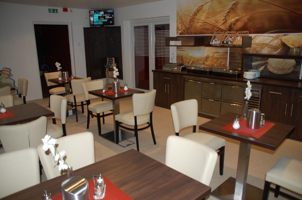 Casilino Hotel A 24 Wittenburg Exteriör bild